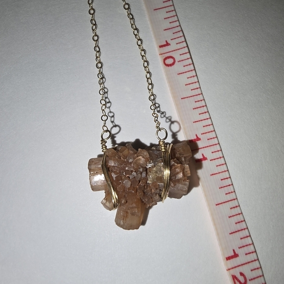 Aragonite necklace - Picture 4 of 16